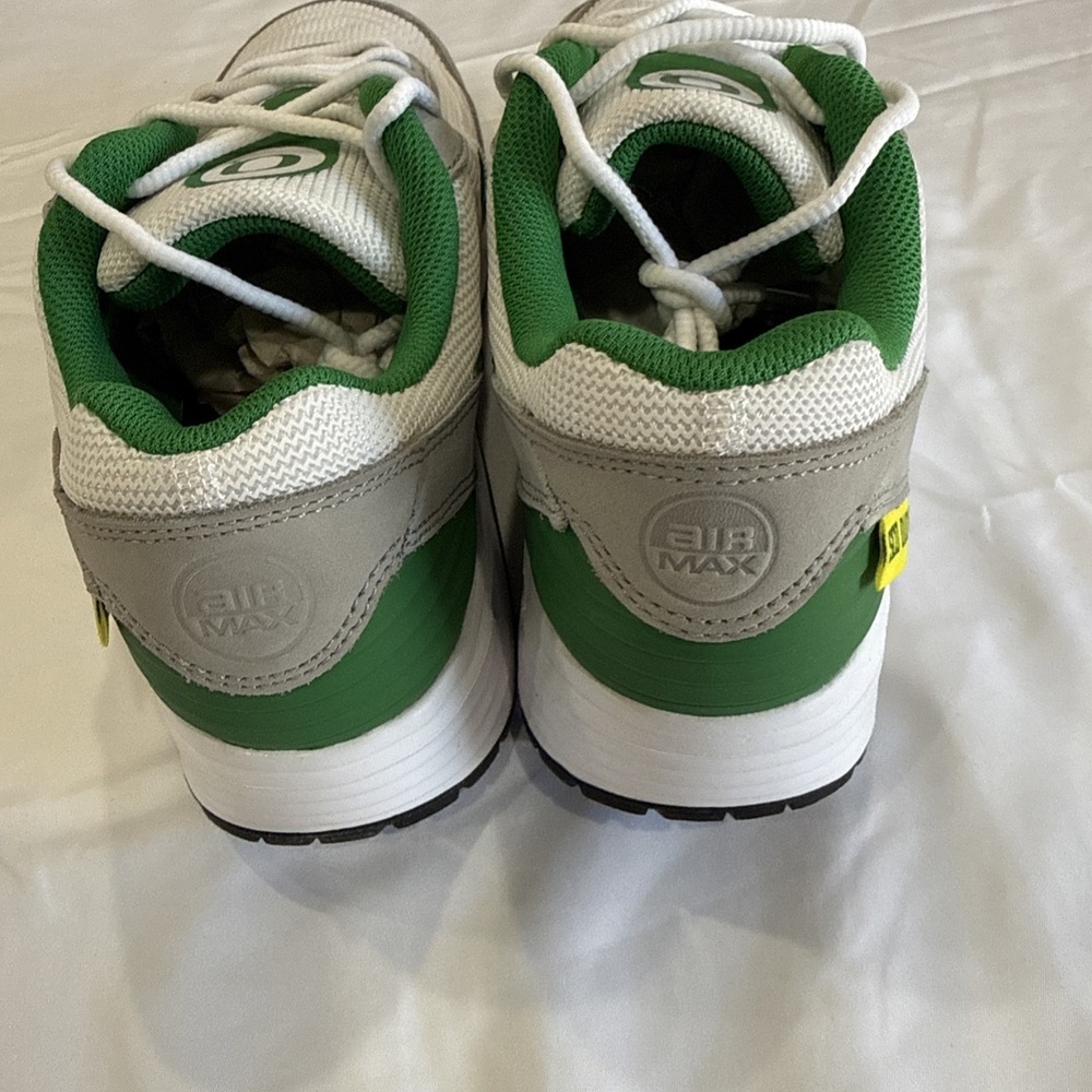 New Nike Air Max Verse Oregon Ducks New With Box Sz Men's 7/Women's 8.5 - Picture 9 of 17